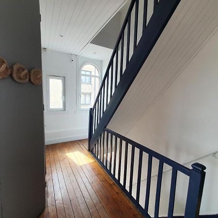 Grande Maison Avec Terrasses Ensoleillees - Large House With Sunny Terraces 敦刻尔克 外观 照片