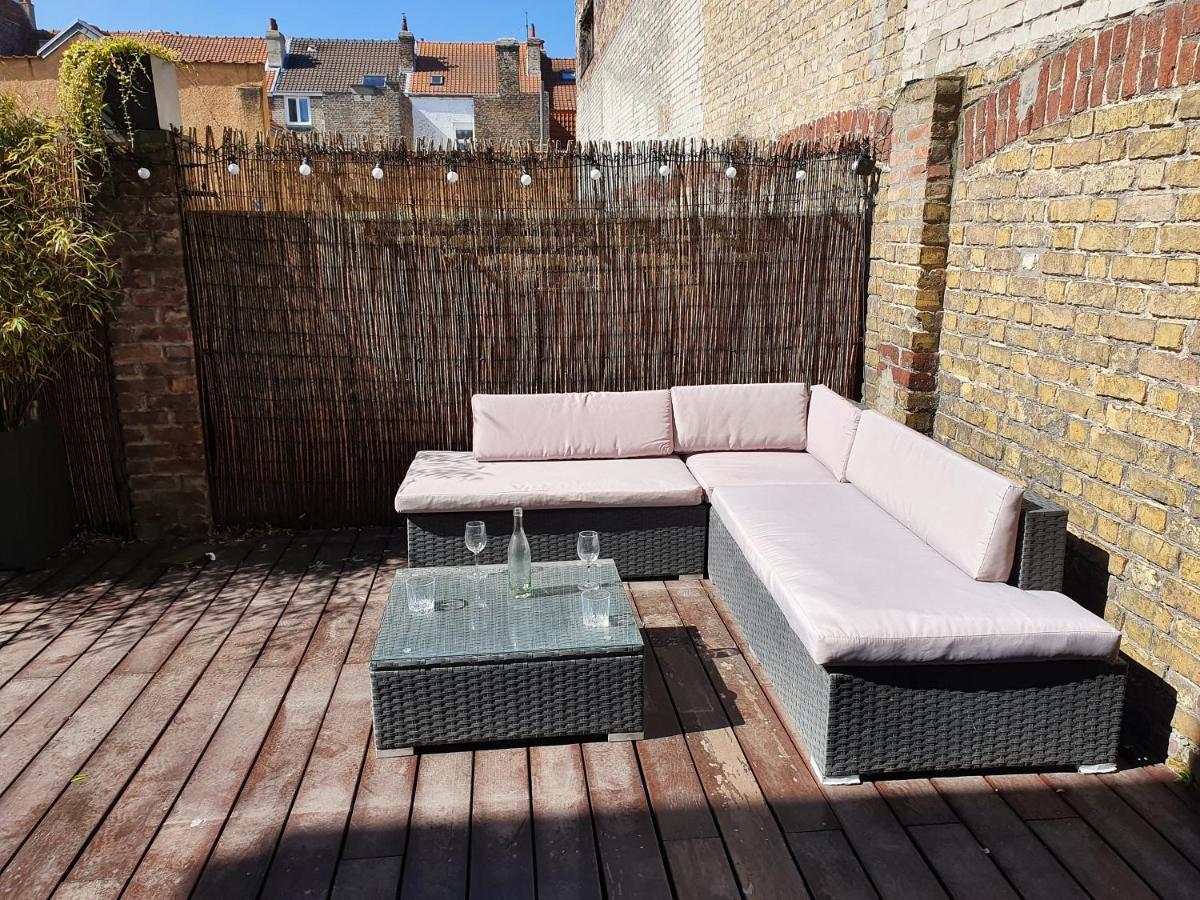 Grande Maison Avec Terrasses Ensoleillees - Large House With Sunny Terraces 敦刻尔克 外观 照片